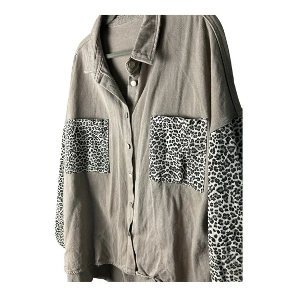 SHEIN Leopard Print Patch Jean Jacket - Picture 3 of 7